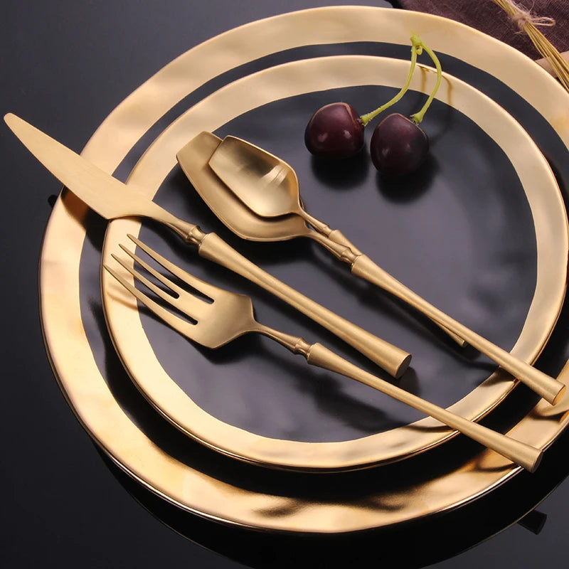 Gold Stainless Steel Cutlery Set - Modern Dinnerware for Elegant Dining
