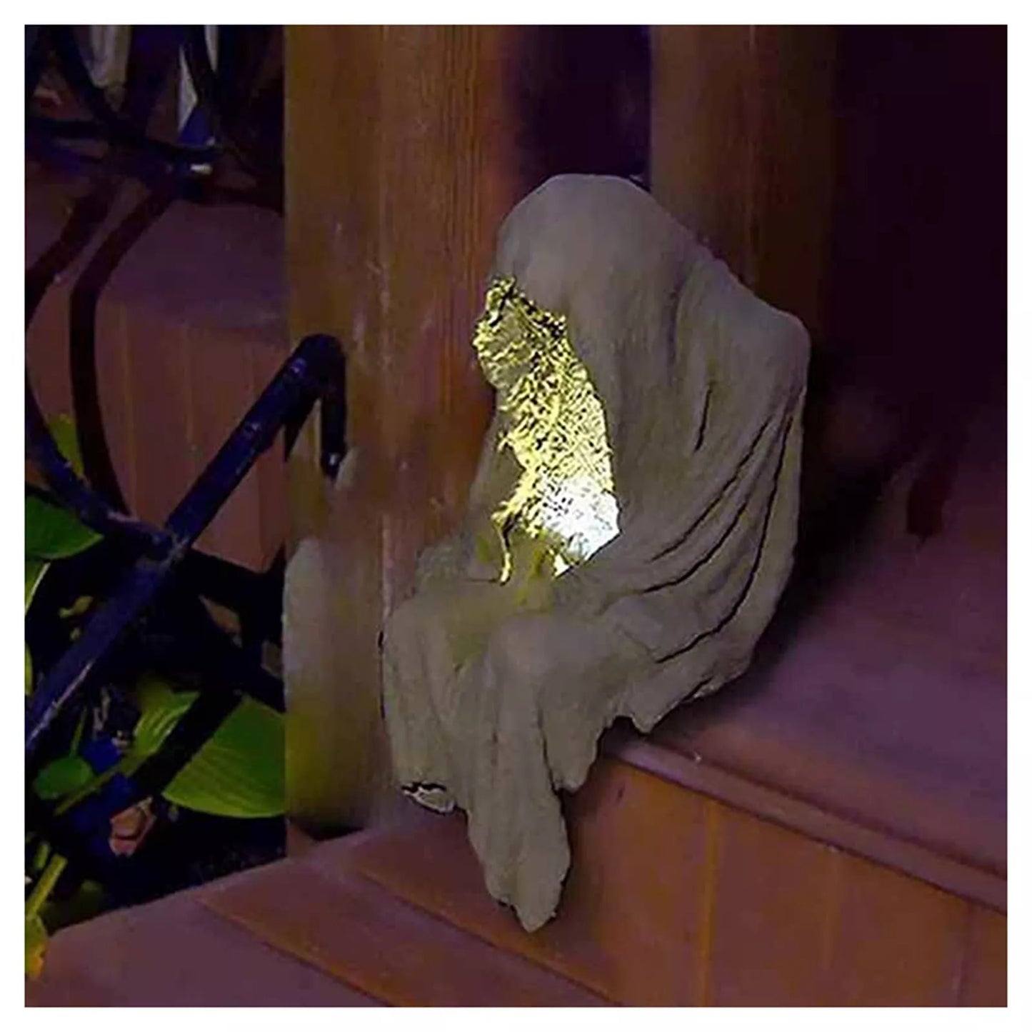 Solar Witch Ghoul Light Halloween Decoration LED Ghost Light Resin Ornaments Garden Decoration Statues For Halloween Festival