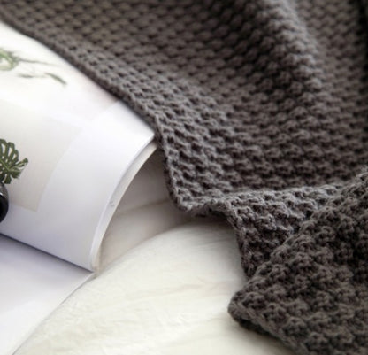 Nordic Knit Ball Blanket – Cozy Wool for Leisure
