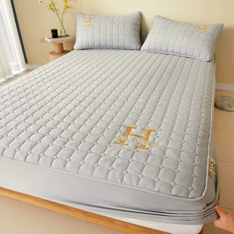 Simmons Waterproof Fitted Sheet – Thickened Cotton Comfort